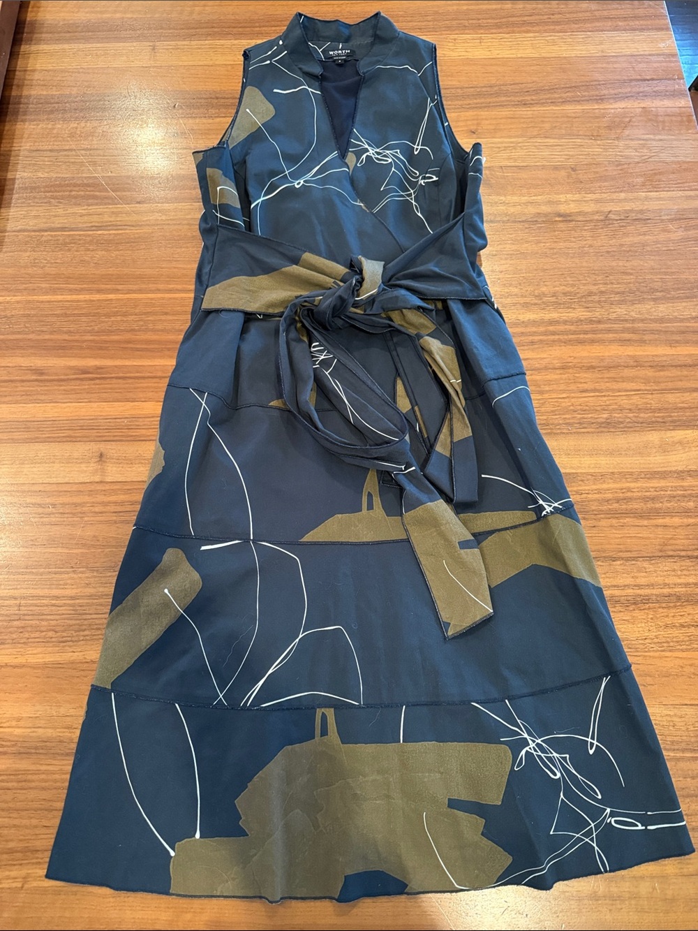 Worth NY Geometric pattern v neck tie sleeveless dress sz 8